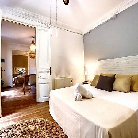 Alani Montjuic Hostel Barcelona Luaran gambar