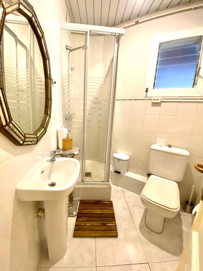 Alani Montjuic Hostel Barcelona Luaran gambar