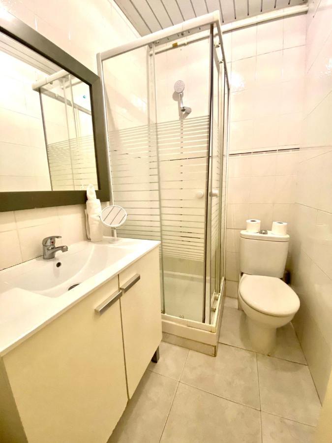 Alani Montjuic Hostel Barcelona Luaran gambar