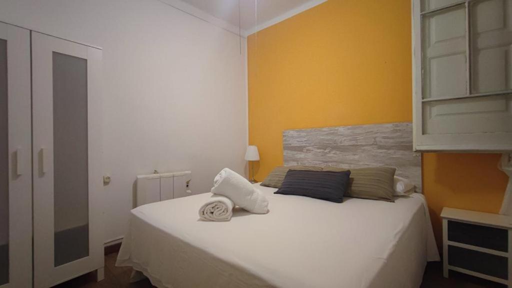 Alani Montjuic Hostel Barcelona Luaran gambar