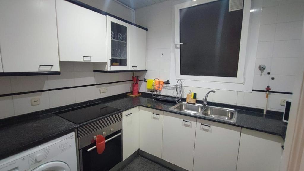 Alani Montjuic Hostel Barcelona Luaran gambar